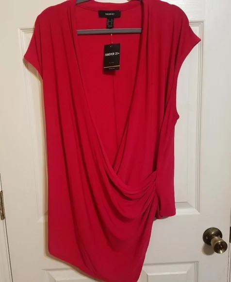 Plus size wrap top - Picture 2 of 6